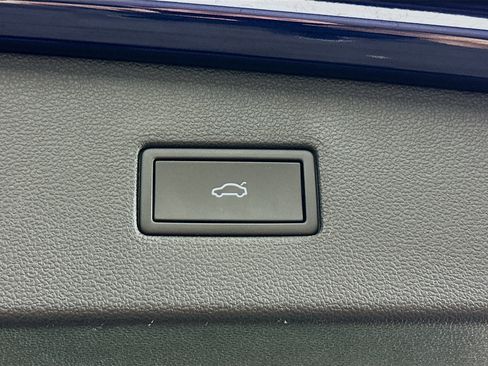 Used 2022 Volkswagen Tiguan SE image 29