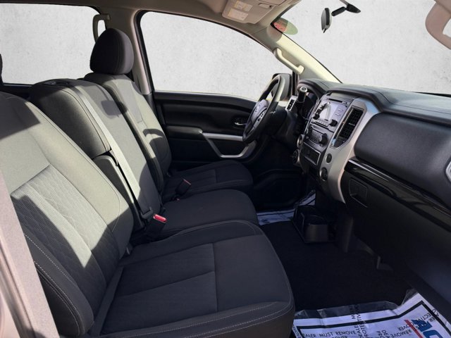 Used 2018 Nissan Titan SV AWD/4WD image 25