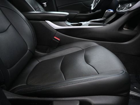 Used 2018 Chevrolet Volt LT w/ Comfort Package image 64