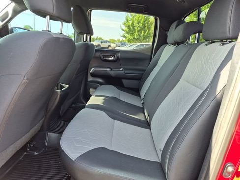 Used 2020 Toyota Tacoma TRD Off-Road w/ Technology Package AWD/4WD image 35