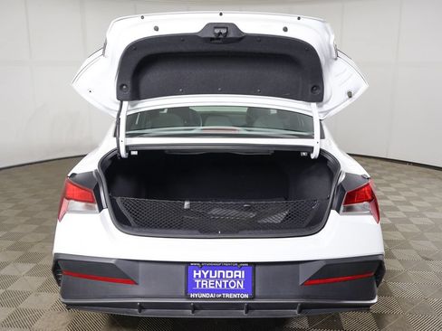 Certified 2025 Hyundai Elantra Sport FWD image 14