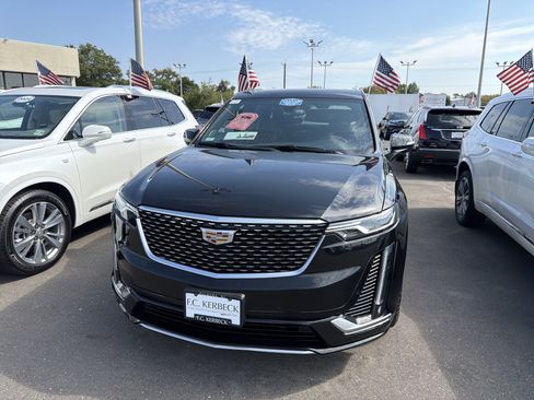 Used 2020 Cadillac XT6 Premium Luxury image 3