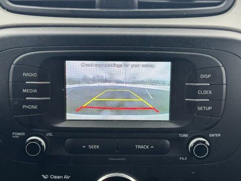 Used 2017 Kia Soul + image 19