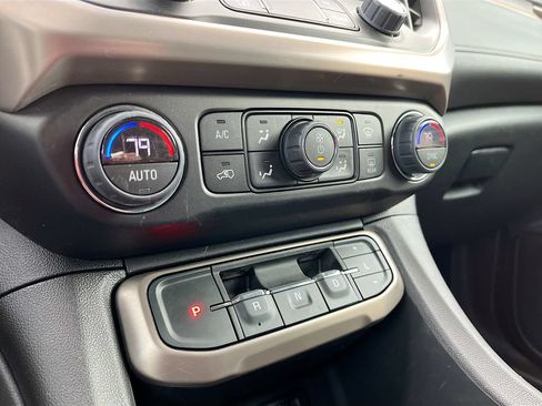 Used 2023 GMC Acadia Denali w/ Black Diamond Edition AWD/4WD image 16