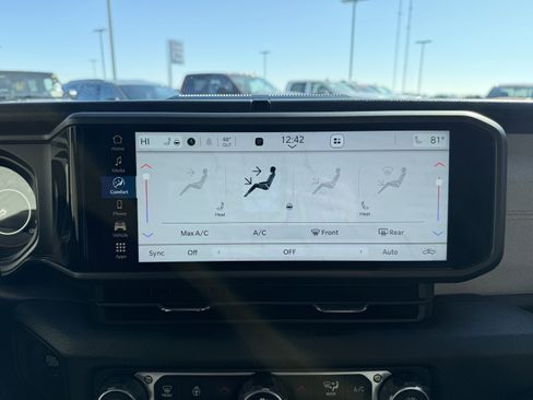 Used 2024 Jeep Gladiator Sport image 11