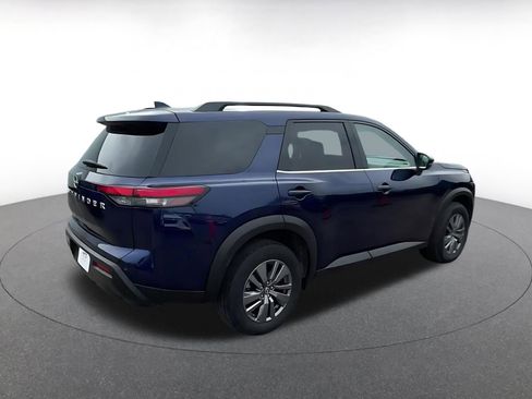 Used 2025 Nissan Pathfinder SV image 15