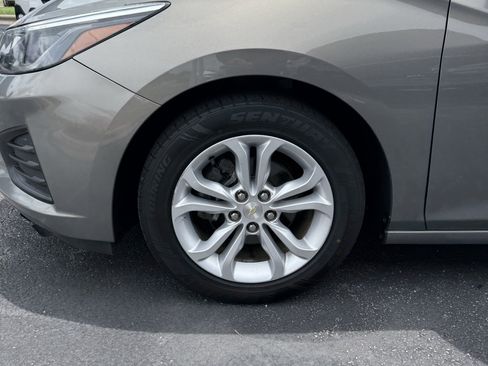 Used 2019 Chevrolet Cruze LT w/ Convenience Package FWD image 14