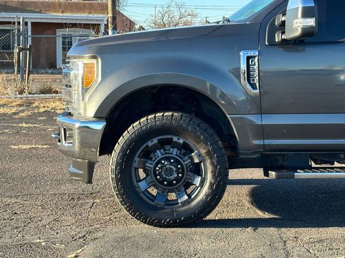 Used 2017 Ford F250 Lariat w/ Chrome Package image 24