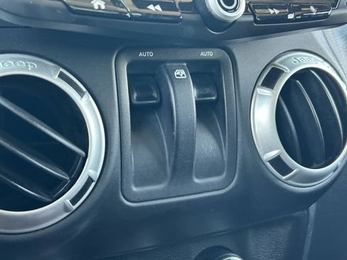 Used 2016 Jeep Wrangler Sahara w/ Connectivity Group AWD/4WD image 30