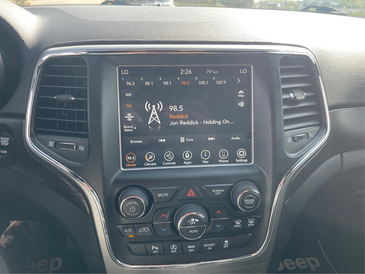 Used 2018 Jeep Grand Cherokee Altitude AWD/4WD image 14