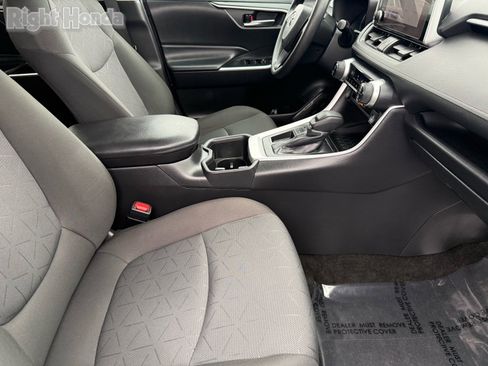 Used 2024 Toyota RAV4 XLE image 30