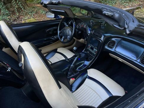 Used 2000 Chevrolet Corvette Convertible w/ Performance Handling Pkg image 12