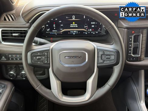 Used 2024 GMC Yukon Denali AWD/4WD image 11