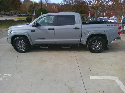 Used 2019 Toyota Tundra SR5 image 8