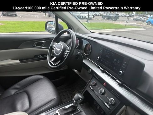 Certified 2024 Kia Carnival LX FWD image 19