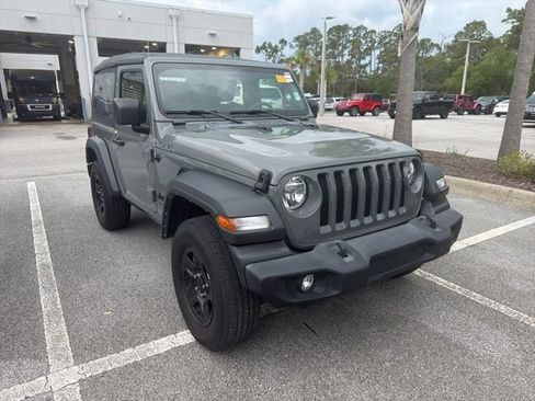 Used 2022 Jeep Wrangler Sport AWD/4WD image 4