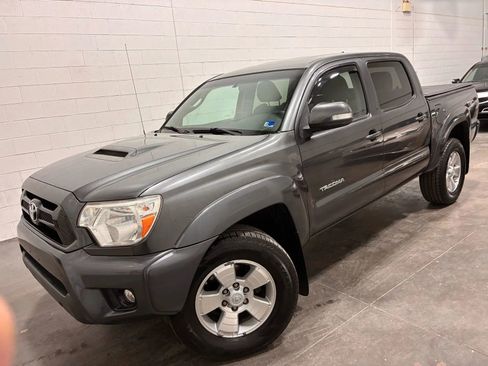 Used 2014 Toyota Tacoma 4x4 Double Cab w/ TRD Sport Package image 35