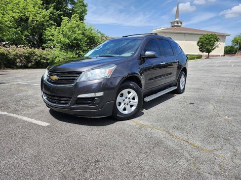 Used 2015 Chevrolet Traverse LS w/ LPO, 'HIT The Road' Package FWD image 3