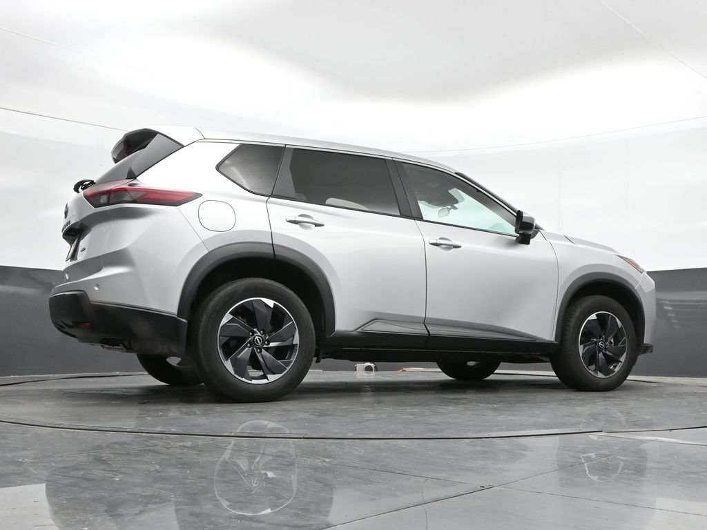 Used 2025 Nissan Rogue SV AWD/4WD image 40