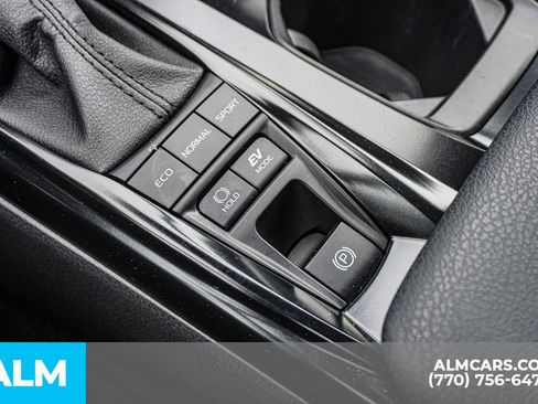 Used 2025 Toyota Camry SE image 47