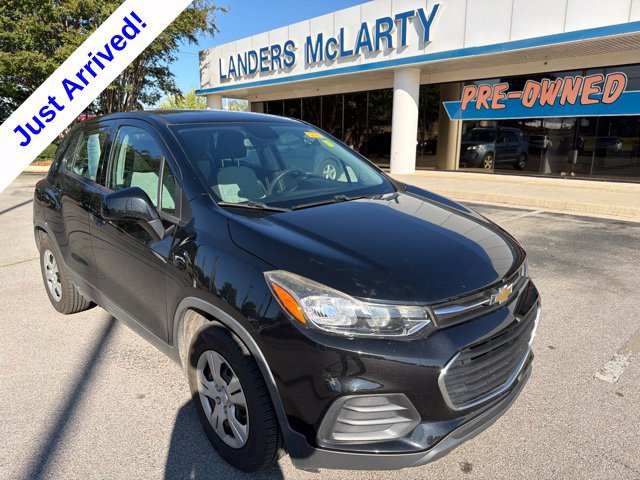 Used 2017 Chevrolet Trax LS FWD image 1