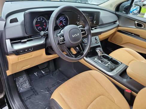 Used 2024 Kia Carnival LX FWD image 17