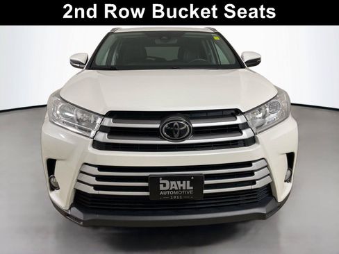 Used 2018 Toyota Highlander XLE AWD/4WD image 3