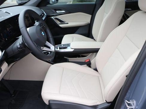 Certified 2025 BMW X1 xDrive28i w/ Technology Package image 15