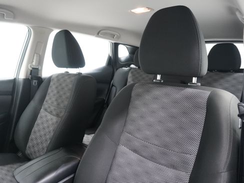 Used 2021 Nissan Rogue Sport SV FWD image 11