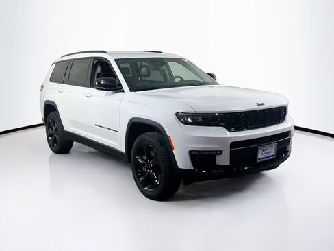 Used 2023 Jeep Grand Cherokee L Limited w/ Black Appearance Package image 3