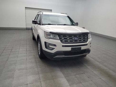 Used 2017 Ford Explorer XLT FWD image 13