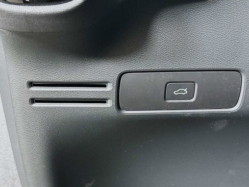 New 2026 Volvo XC40 B5 Ultra w/ Protection Package Premier AWD/4WD image 10