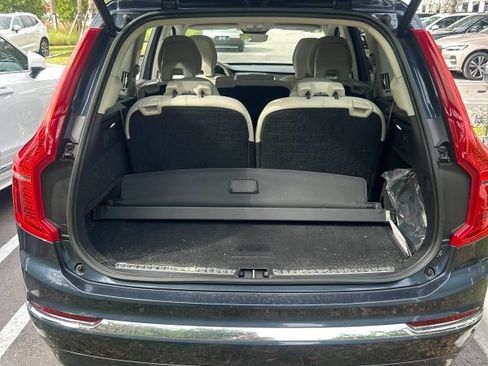 Used 2023 Volvo XC90 B5 Plus image 3