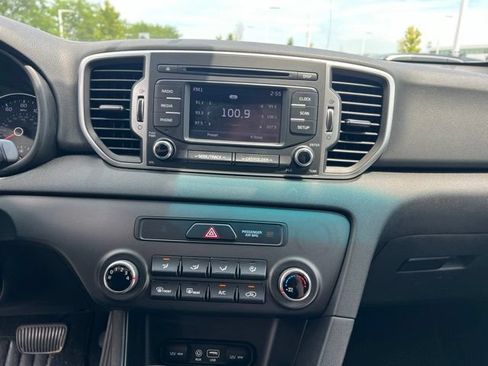 Used 2019 Kia Sportage LX FWD image 17