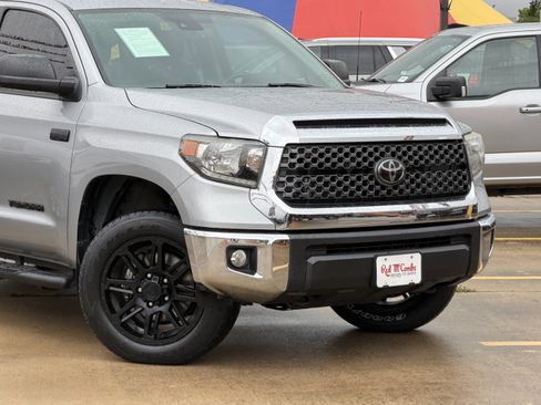 Used 2020 Toyota Tundra SR5 AWD/4WD image 2