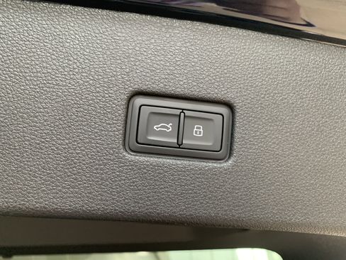 New 2026 Audi SQ8 Premium Plus image 23