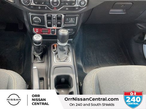 Used 2024 Jeep Wrangler Unlimited Sport AWD/4WD image 24