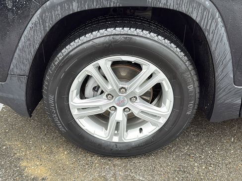 Certified 2022 GMC Terrain SLE w/ Driver Convenience Package image 11