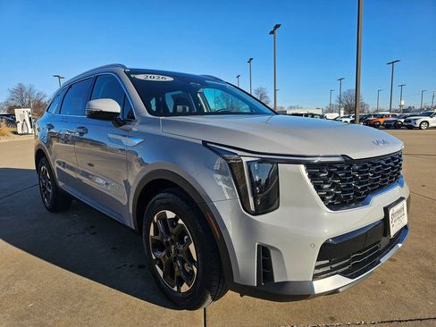 New 2026 Kia Sorento S image 3
