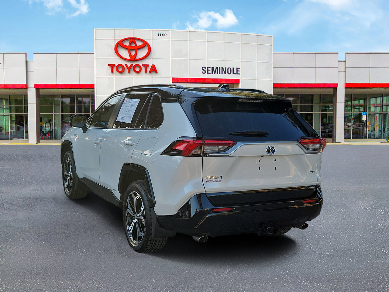Used 2021 Toyota RAV4 XSE w/ Weather Package AWD/4WD image 4