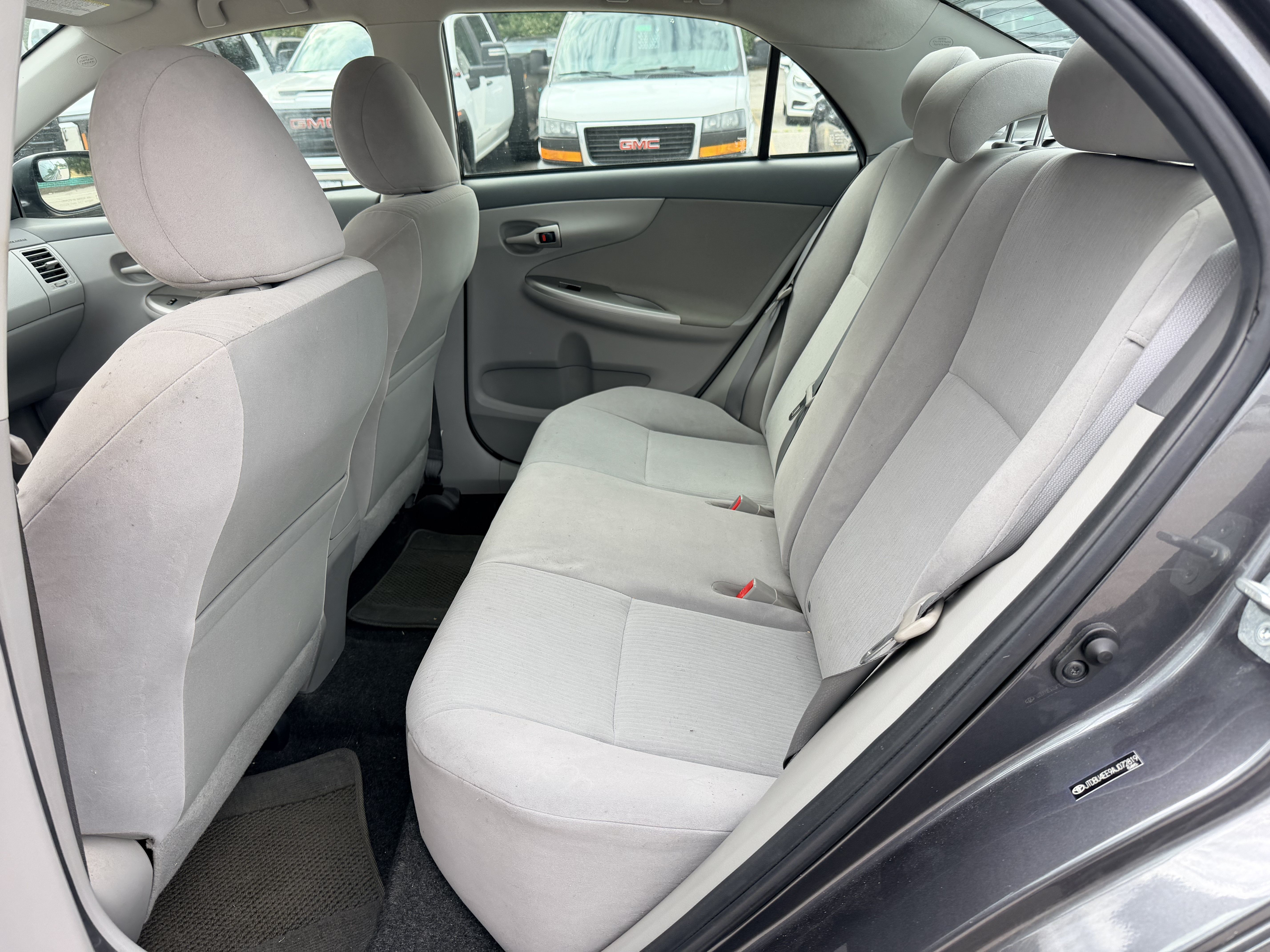 Used 2010 Toyota Corolla LE FWD image 11