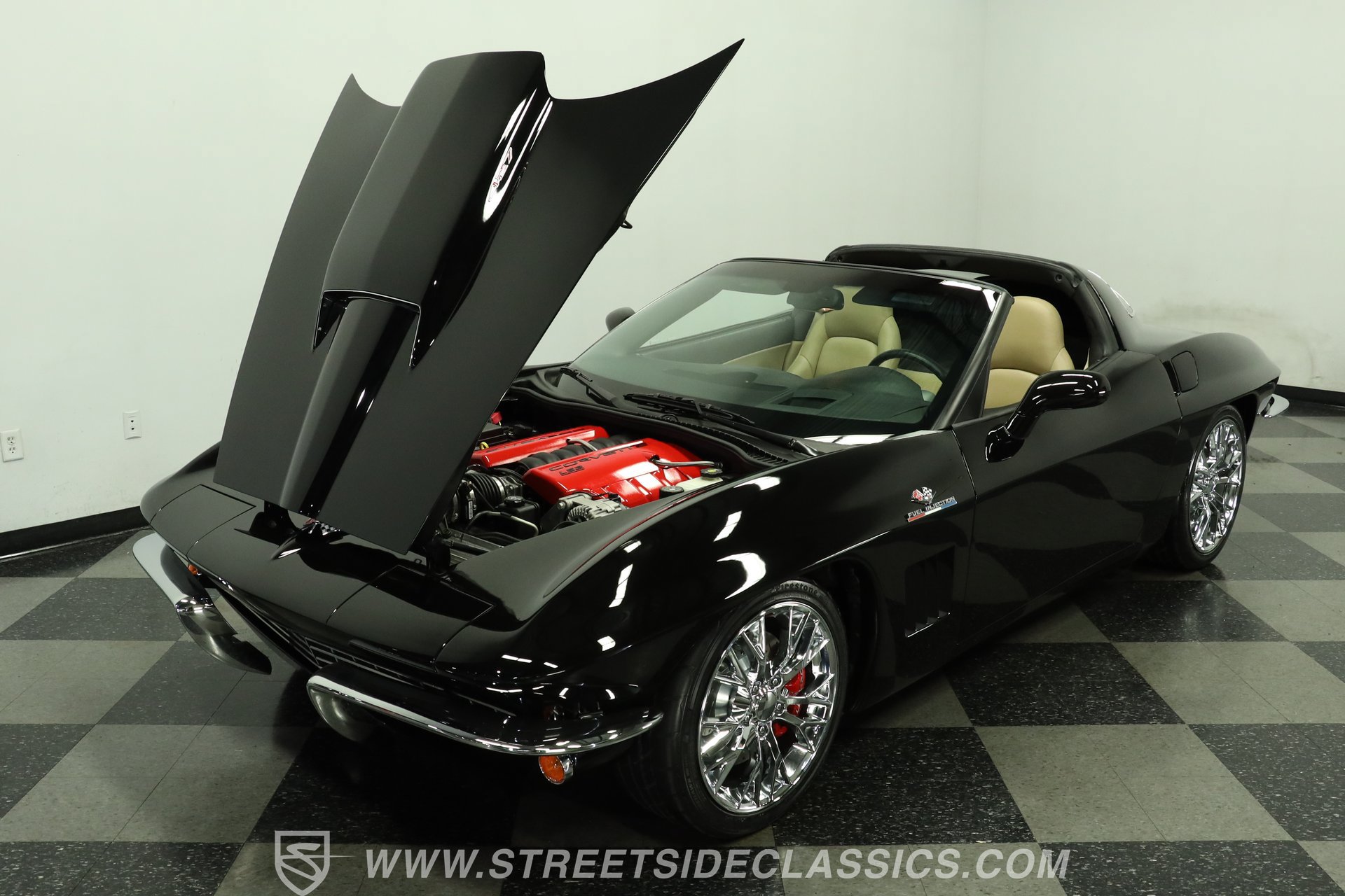 Used 2005 Chevrolet Corvette Coupe w/ Preferred Equipment Group RWD image 30