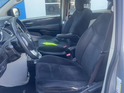 Used 2015 Dodge Grand Caravan American Value Package w/ UConnect Hands-Free Group image 7