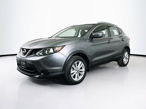 Used 2017 Nissan Rogue Sport SV image 3
