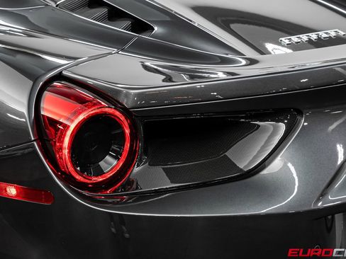 Used 2019 Ferrari 488 Spider RWD image 23