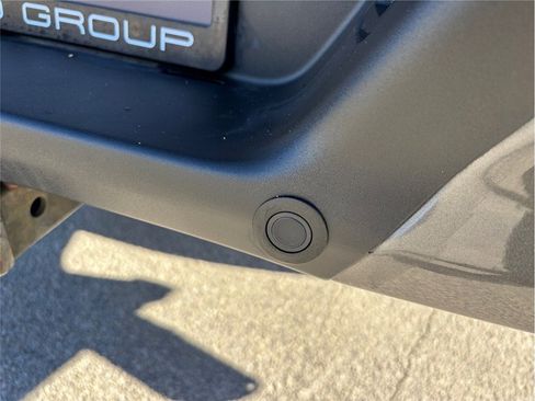 Used 2017 Ford F150 Platinum w/ Equipment Group 701A Luxury image 14