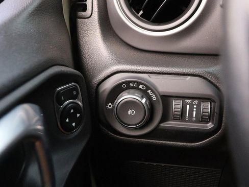 Used 2022 Jeep Wrangler Unlimited Sport image 21