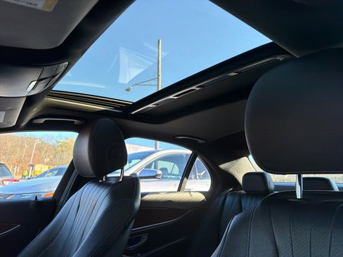 Used 2017 Mercedes-Benz E 300 4MATIC image 20