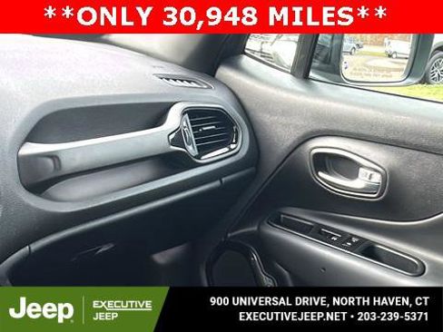 Certified 2022 Jeep Renegade Altitude w/ Convenience Group image 19