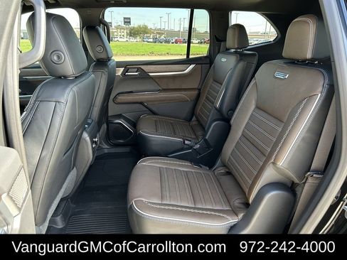 New 2026 GMC Acadia Denali Ultimate w/ LPO, Floor Liner Package AWD/4WD image 24